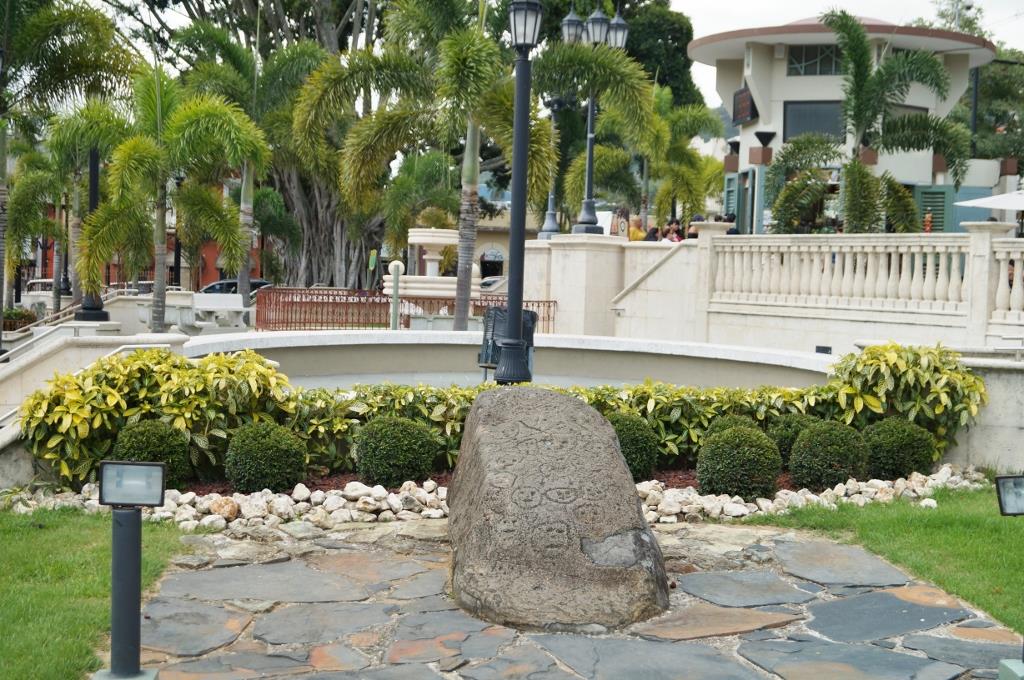 Plaza de Adjuntas - ZeePuertoRico.com